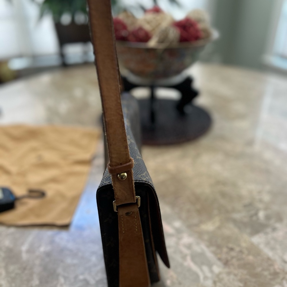 Elegant Brown and Tan Cartouchiere Crossbody Bag - Picture 12 of 17